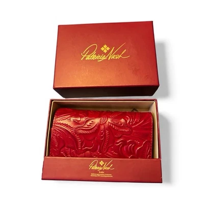 Cartera Patricia Nash Tooled Cametti triple plegable en caja de regalo Foto 1 de 4