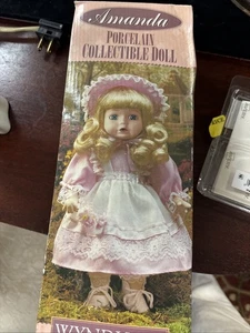 Wyndham Lane Porcelain Collectible Doll Amanda Wearing A Bonnet And Holding... - Picture 1 of 2
