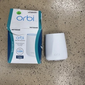 NETGEAR ORBI Satellite RBS20 (Add-On) Tri-Band Wi-Fi Router - Afbeelding 1 van 3