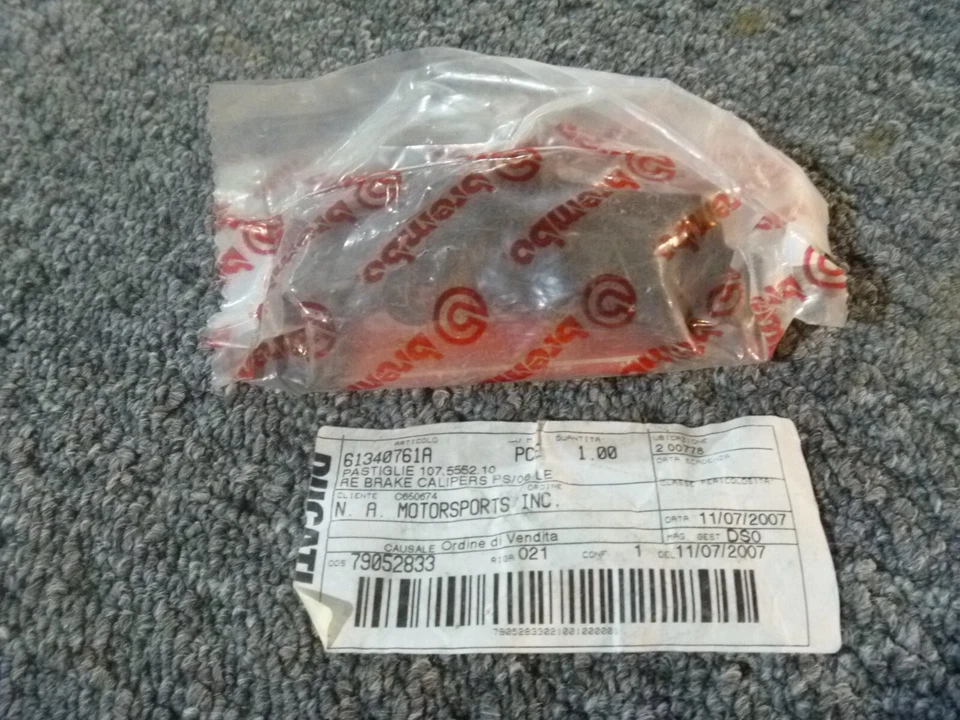 Juego de pastillas de freno traseras para motocicleta Ducati Scrambler Monster 2015-2018 OEM 61340761A Foto 1 de 1