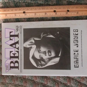 Grace Jones The Beat New England Boston Musikmagazin 1990 wirbt für CD LP - Bild 1 von 1