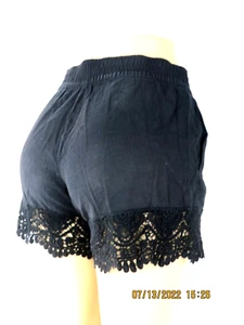 H&M SZ USA 6 100% Cotton Black Lace Bottom Leg Cute Young Women Shorts - Picture 1 of 12