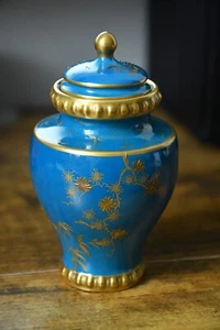 Unusual & Rare Royal Crown Derby Hand-Painted Porcelain Lidded Ginger Jar - Teal - Picture 1 of 8