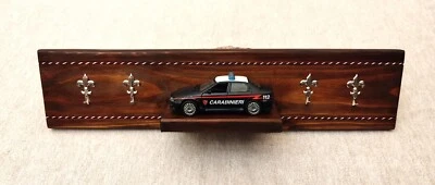 Die Cast CARABINIERI Porta CHIAVI Porta CALENDARIO ALFA ROMEO MODELLINO metallo - Immagine 1 di 4