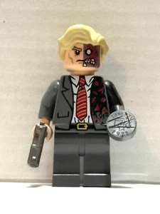 Dicontinued Onlinsailin Custom Lego Two Face Dark Knight with Coin and Gun - Picture 1 of 4