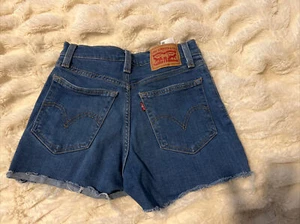 Levi's High-Rise Shorts | Size 25 - Picture 1 of 3