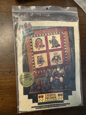 Patrón de acolchado de Navidad Debbie Mumm Mumm's The Word Holly Bear Foto 1 de 3