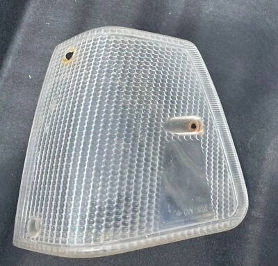 Volvo 240 turn signal lens LH side 1312624 - Image 1 of 4