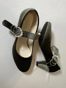 Mary Jane Dress Shoes Velvet Block Heels Size 10.5 Faux Pearl Ankle Strap NEW - Picture 1 of 10