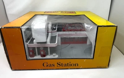 MTH Rail King 30-9106 Esso Operating Gas Station O Gauge - Image 1 of 4