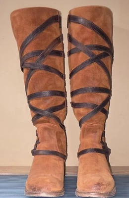 Botas femininas Freebird camurça garret tamanho 8 cor laranja ferrugem - Imagem 1 de 4