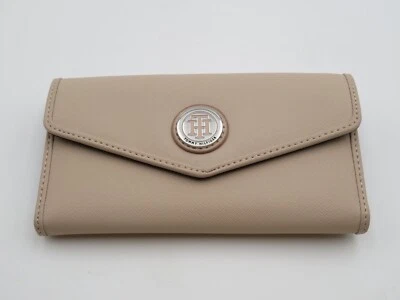 Tommy Hilfiger Wallet Women Beige/Pink Mint Condition - Image 1 of 3