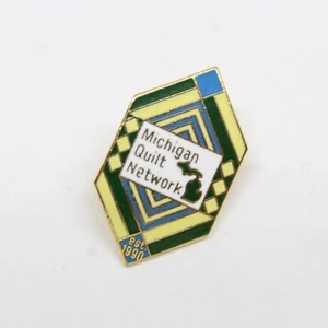 Vintage Michigan Quilt Network Pin Lapel Enamel Collectible - Picture 1 of 3
