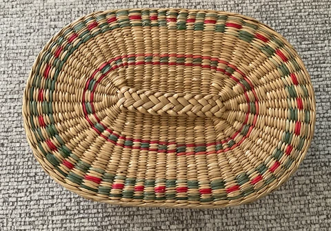 VINTAGE Hand-Woven SWEET GRASS Oval BASKET with Lid Red Green Multicolor 4”x6” Cover