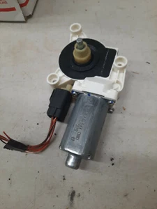 2008-2016 Grand Caravan Town & CoUNTRY LEFT FRONT WINDOW MOTOR - Picture 1 of 2