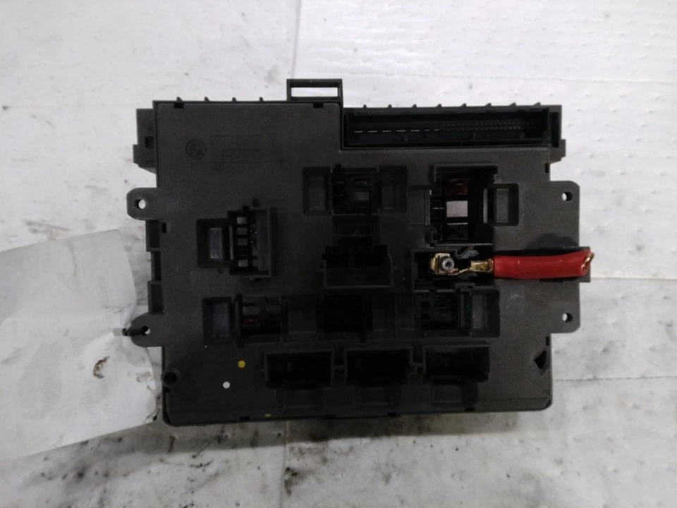 Motor caja de fusibles compatible con 08-13 BMW 128i 584087 Foto 1 de 4