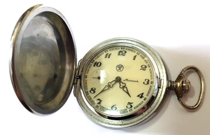 SOVIET RUSSIAN USSR VINTAGE POCKET WATCH MOLNIJA WORKING MECHANICAL RARITY - Picture 1 of 14