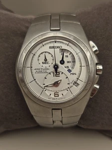 Cronografo automatico SEIKO Arctura Kinetic 7L22-0AA0 quadrante argento data - Foto 1 di 7