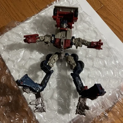 Transformers Revenge Of The Fallen Voyager Class Optimus Prime Damaged - Image 1 of 4