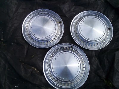 Pontiac Bonneville 1960, Catalina, Safari 14" cubiertas de rueda, tapacubos, juego de 3 Foto 1 de 4