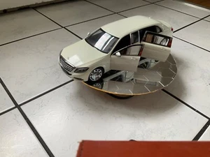 Diecast 1:18 AUTOart Mercedes - Maybach S600 S-CLASS Pullman Limousine White - Picture 1 of 5