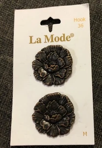 La Mode Metal Antique Gold Flower Buttons With Shank - Pack Of 2 - 25mm Hook 36 - Picture 1 of 1