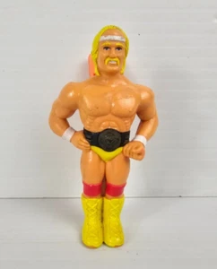 Hulk Hogan World Wrestling Champion Mini Figure Clip Peg HG Toy 1985 Vintage 80s - Picture 1 of 9