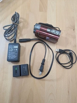 Sony HDR-CX180 Red Handycam HD Video Camera Camcorder 30x Zoom 32GB w/Battery - Image 1 of 4