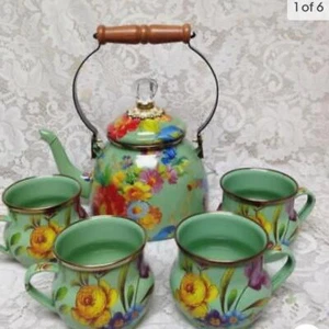 MacKenzie Bollitore da tè smaltato per bambini mercato dei fiori verdi 2 qts con 4 tazze (pmt6 - Foto 1 di 6