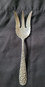 Sterling Silver Serving Fork - Jas. R. Armiger REPOSSE pattern - 44 Grams [4.2] - Picture 1 of 16