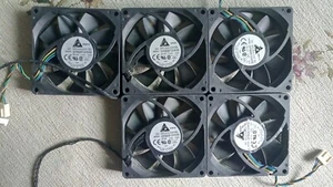 DELTA LÜFTER DC BRUSHLESS MODELL EFB0812HHB 80mm X 80mm X 15mm - Bild 1 von 1