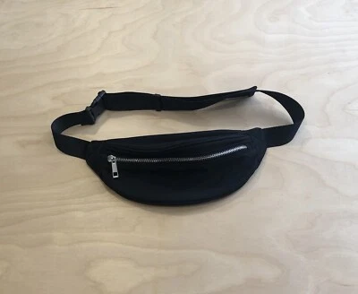 Bolso Bandolera Forever 21 Bolsillo Cintura Negro Correa Ancha Ajustable Mujer Pequeño. Foto 1 de 4