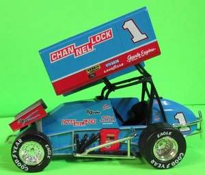 AZIONE 1:24 dirt SPRINT auto 1996 #1 SAMMY SWINDELL CHANNELLOCK senza scatola - Foto 1 di 5