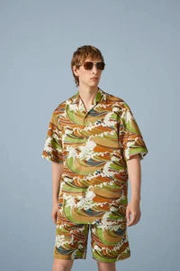 GUCCI- NWT 2023 Striped Waves Bowling Shirt, Size Medium - Picture 1 of 9