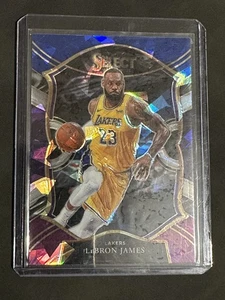 2020-21 Select - Concourse LeBron James #23 Blue/White/Purple Cracked Ice Prizm - Bild 1 von 4