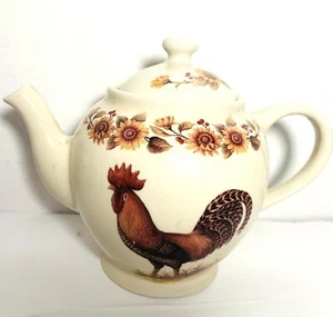 Tetera de 4 tazas Martha Vaughn Lily Creek Rooster - Colección A Cup Of Memories - Imagen 1 de 12