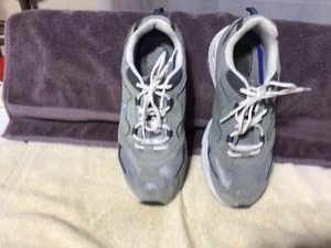 Dr. Scholl’s mens tennis shoes, 10.5 w. VERY good condition - Picture 1 of 5