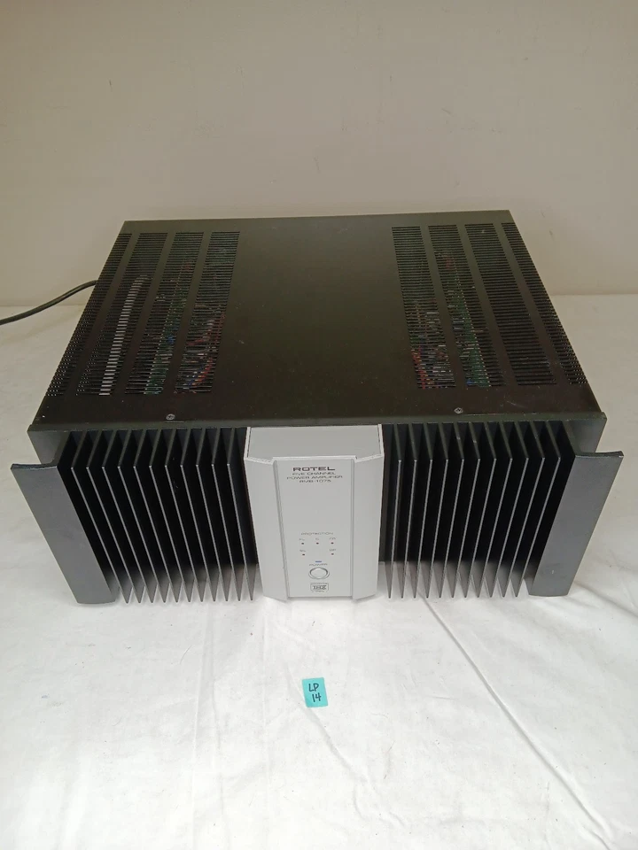 Rotel RMB-1075  5 channel Power Amplifier 120 watts pc, silver. - Image 1 of 4