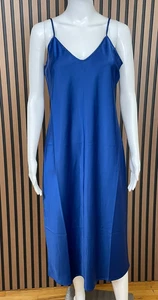 Robe femme Banana Republic décalée midi bleu S satin stretch slip classique année 2000 - Photo 1/10