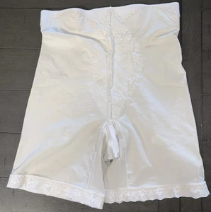 i9 PLAYTEX CAN’T BELIEVE ITS A GIRDLE HI WAIST LARGE LONG LEG PANTY SHORTS #2512 - Picture 1 of 23
