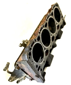 1991 GMC C1500 305 ENGINE TBI CYLINDER HEAD USED FOR REFURBISH OEM - Picture 1 of 17