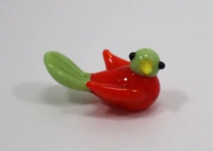 U3 orange grün Vogel GLAS MINIATUR TIER FIGUR winzig niedlich Mini Diorama - Bild 1 von 8