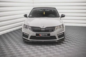 Labio de alerón Cup enfoque frontal V.3 para Skoda Octavia RS Mk3 FL negro brillante - Imagen 1 de 7