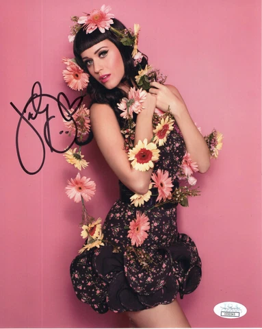 KATY PERRY HAND SIGNED 8x10 COLOR PHOTO        GORGEOUS+SEXY SINGER       JSA Cover