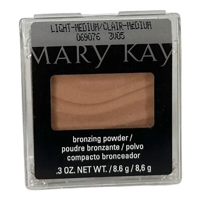 MARY KAY BRONZING POWDER~LIGHT-MEDIUM~069076~NIB~DISCONTINUED! - Image 1 of 2