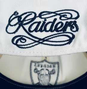 Gorra ajustada de los NFL Raiders TALLA 7 brillante UNLTD Reebok RBK colección logotipo blanco - Imagen 1 de 12