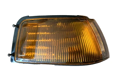 INTERMITENTE SEÑAL DE GIRO MAZDA 323 INDICADOR MAZDA 323 KOITO OEM 210-61301R Foto 1 de 4