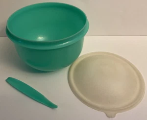 Tupperware Large Lettuce Cabbage keeper & corer 1424 Jadeite Green Super CrispIT - Picture 1 of 4