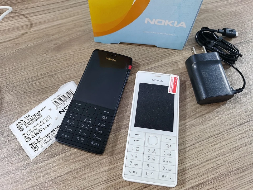 Nokia 515 desbloqueado 2G/3G - Preto/branco - Celular testado - Imagem 1 de 4