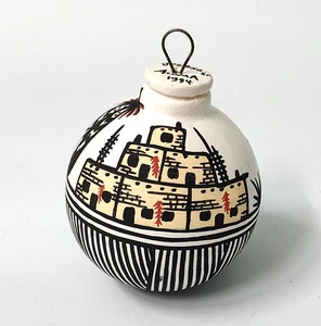 Ornamento natalizio in ceramica nativi americani Acoma Pueblo - Foto 1 di 7